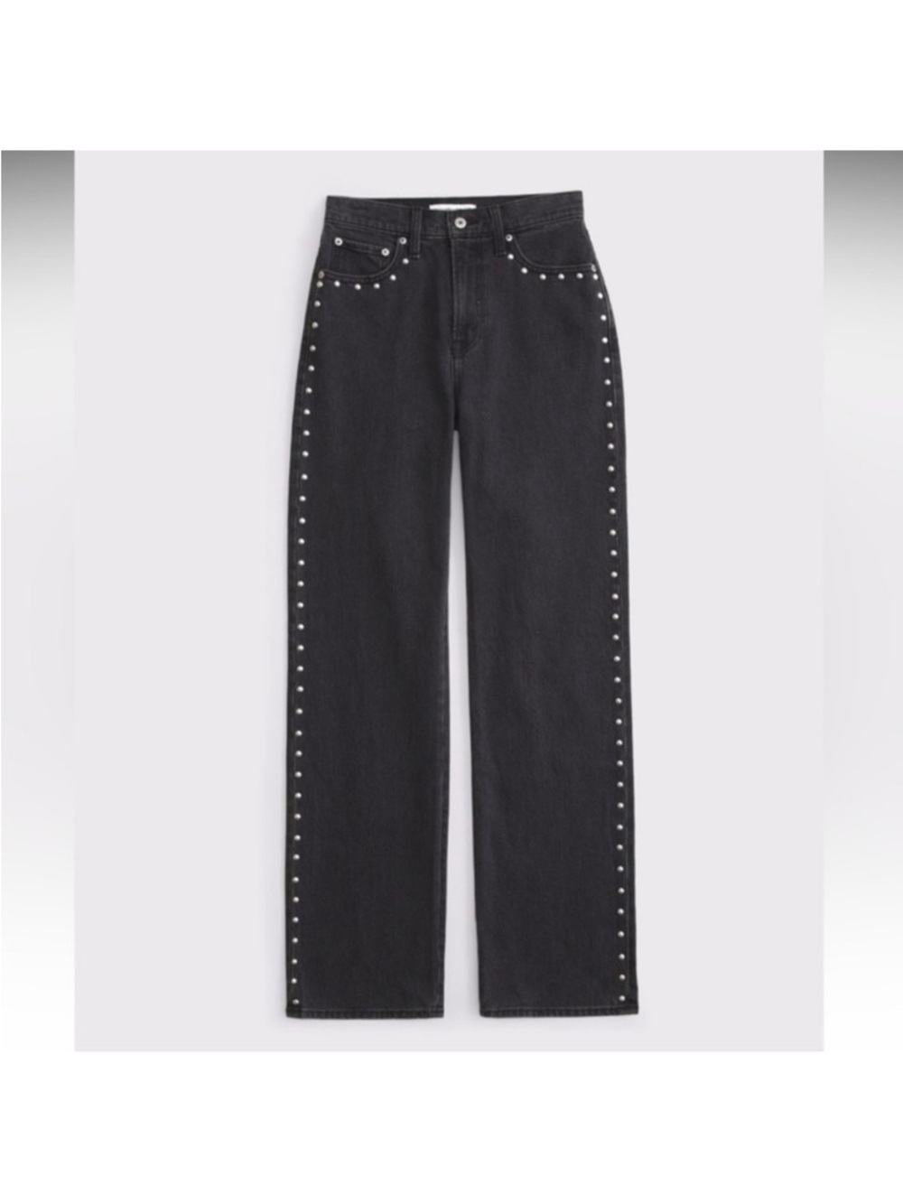 Abercrombie The '90s Relaxed Jean
High Rise Black Studded 31 SHORT